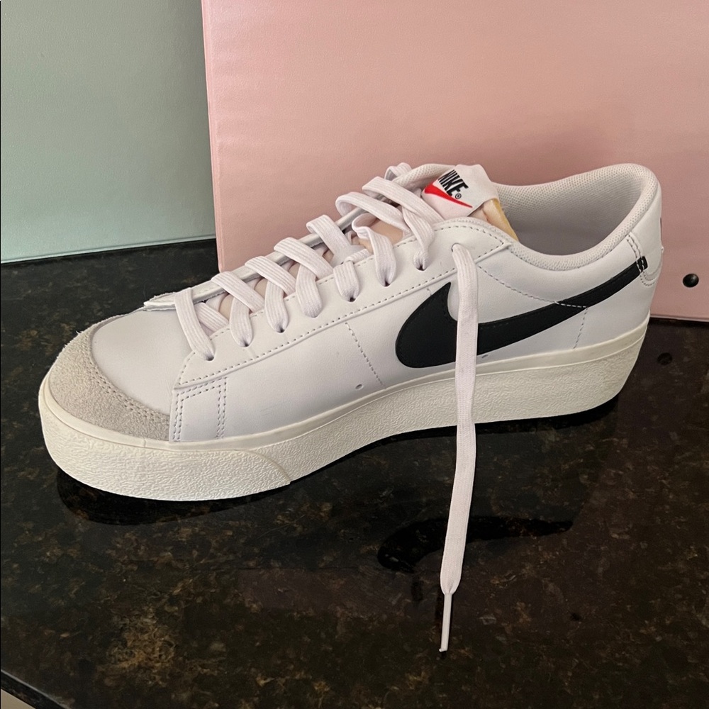 Nike Classic White and Black Low-Top Sneakers